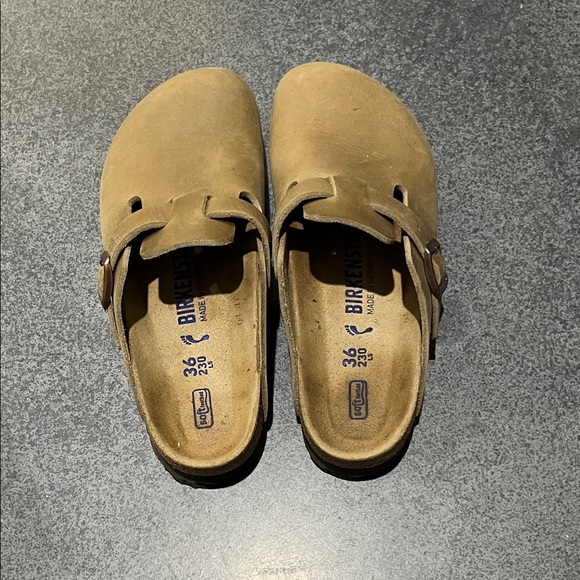 Birkenstock Tan Slip-On Clogs - Picture 2 of 2